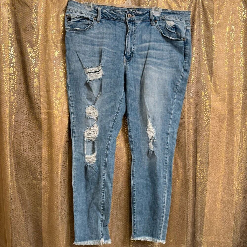 KanCan High Rise‎ Light Wash Ripped Distressed Skinny Jeans Size 32